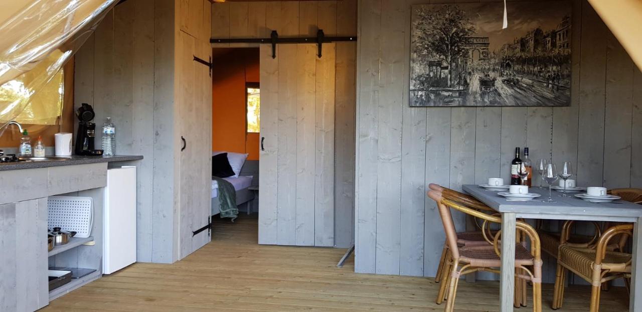 Glamping Les Arbres, Luxe Safaritent Met Zwembad Cronat المظهر الخارجي الصورة