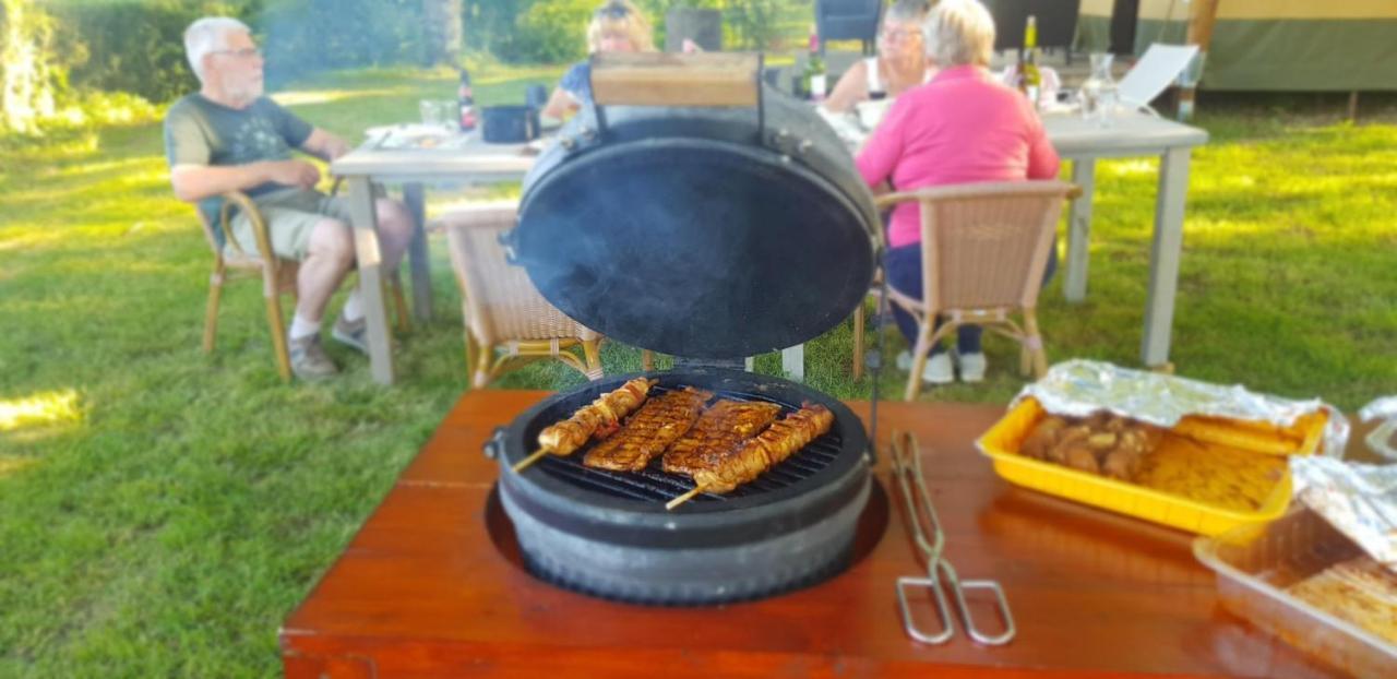 Glamping Les Arbres, Luxe Safaritent Met Zwembad Cronat المظهر الخارجي الصورة